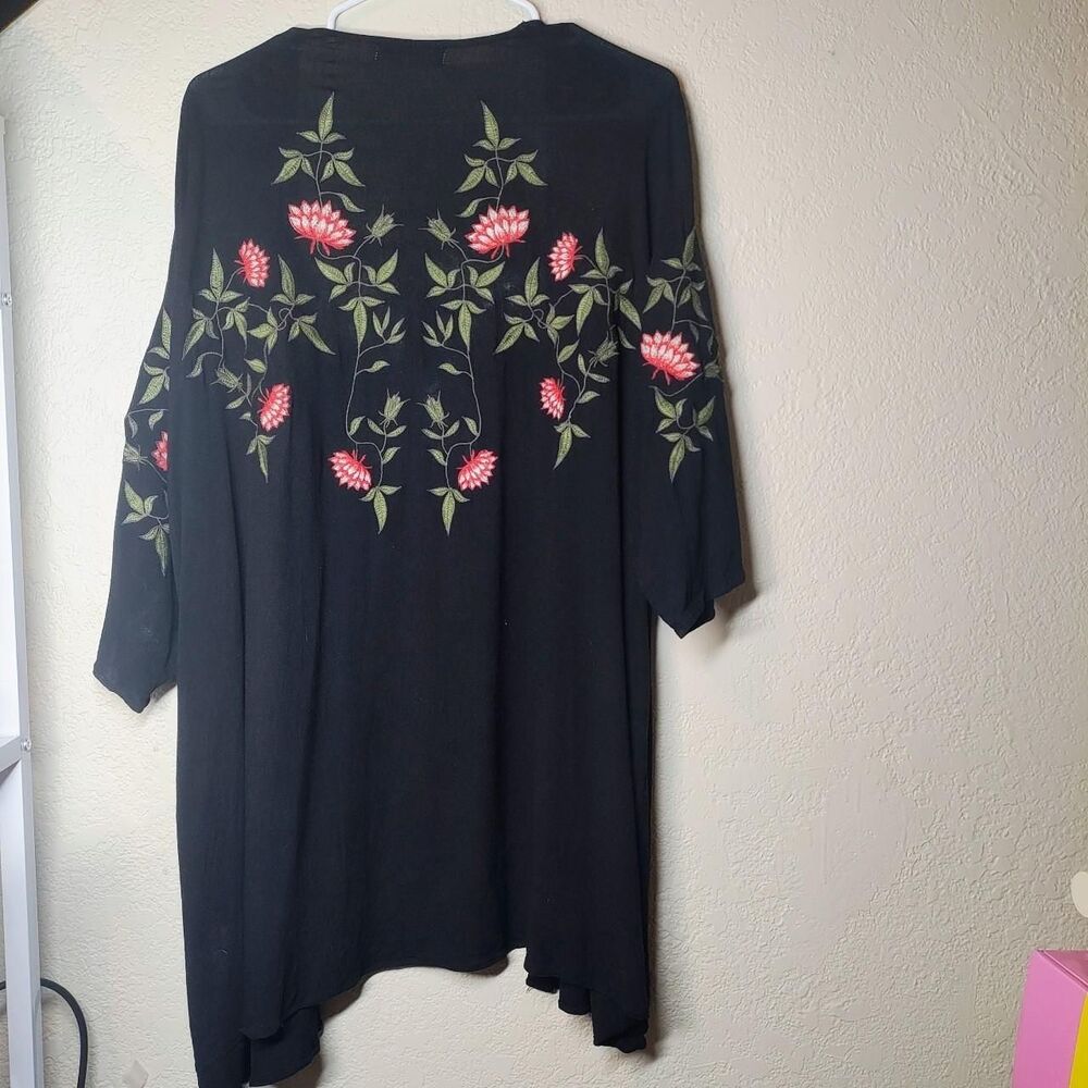 Black floral embroidered kimono cardigan - Picture 4 of 5